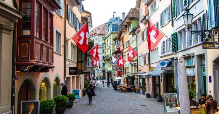 Capture the Most Instaworthy Spots of Zurich With a Local - Tour Highlights