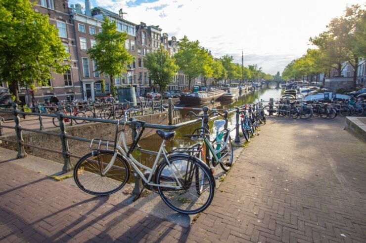 Capture the Most Photogenic Spots of Amsterdam With a Local - Embassy of the Free Mind Visit