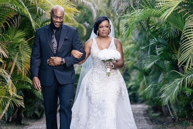 Capture Your Dream Wedding Jamaica Top Photographer Vaughn - Group Size, Duration, and Practicalities