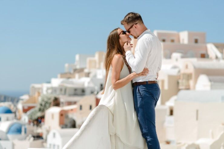 Capture Your Marriage Proposal Memories: Photoshoot in Oia - Experience and Expertise