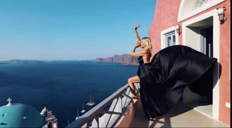 Capture Your Santorini Dream: Flying Dress Photography - Discover the Beauty of Santorini