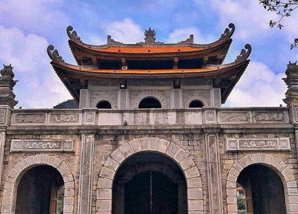 Car Hire & Driver: Visit Tam Coc From Ha Noi City - Surcharges and Additional Fees