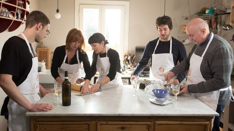 Carbonara cooking class in Rome - Cooking in a Roman home, not a demonstration kitchen
