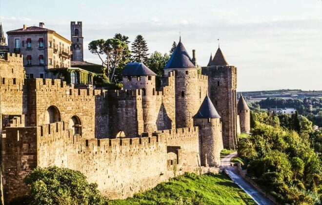 Carcassonne: Castle and Ramparts Entry Ticket - The Sum Up