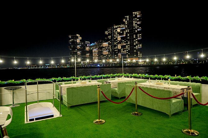 Carnival Cruise Tour With Dinner and Drinks in Dubai - Capacity and Pricing