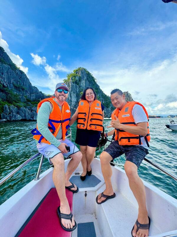 Carnival Luxury Day Cruise: Ha Long Bay with Sung Sot, Titop Island - Guides and service: why names matter