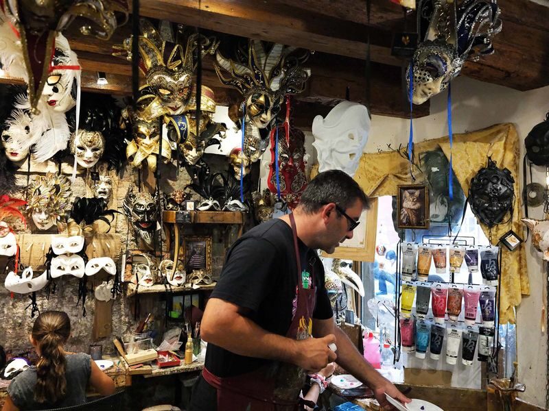 Carnival Mask-Making Workshop in Venice - What the hour involves