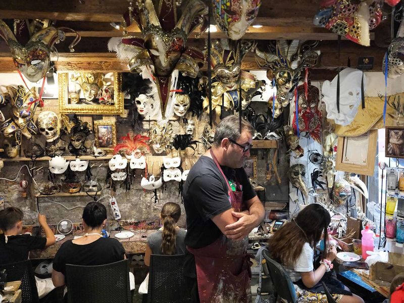 Carnival Mask-Making Workshop in Venice - Should you book it?