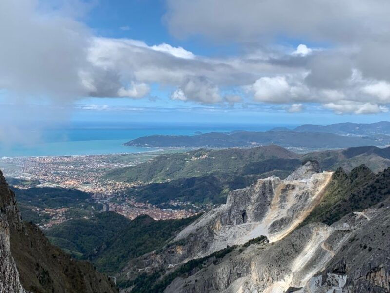 Carrara white marble quarries tour, 4X4 experience - Meta Description