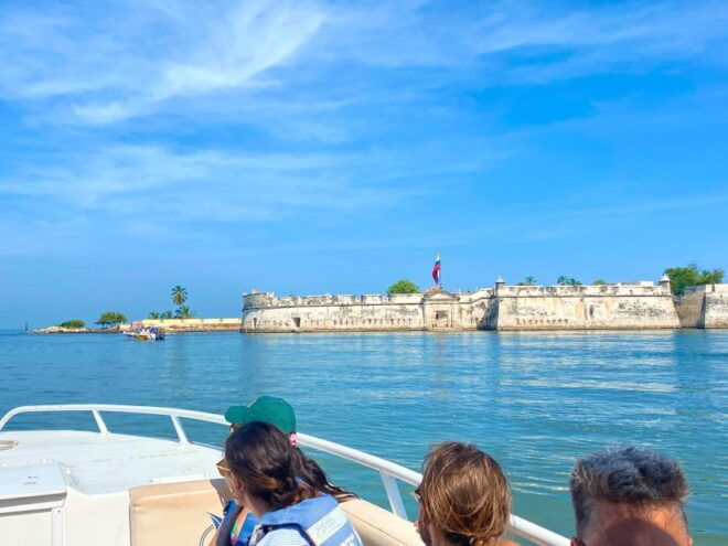 Cartagena: 5-Island Trip by Boat With Lunch and Snorkeling - Customer Reviews