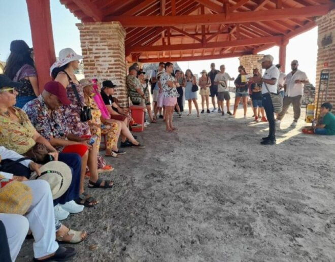 Cartagena: City Tour on a Typical Colombian Chiva Bus - Tour Guide and Narration Details