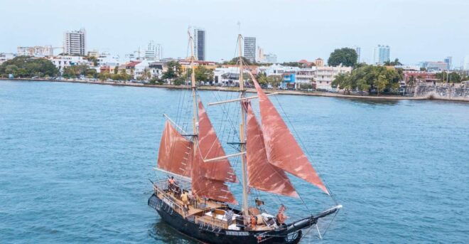 Cartagena, COL : Island Beach Trip on a Pirate Ship & Lunch - Booking Information