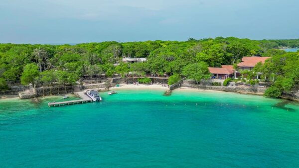 Cartagena: EXCLUSIVE Private Rosario Island With Buffet - Boat Transportation