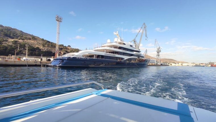 Cartagena: Guided Tour by Boat to the Island of the Pigeons - Onboard Amenities