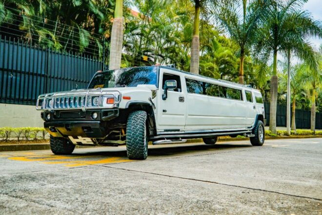 Cartagena: Limousine Ride Through the City With Champagne - The Sum Up