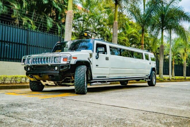 Cartagena: Luxury Tour in a Hummer Limousine - Customer Service and Additional Offerings