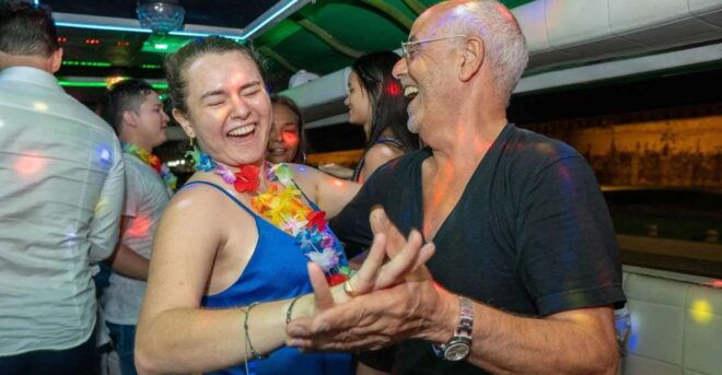 Cartagena: Mobile Disco, Dancing, and Night Tour of the City - Touring Cartagenas Iconic Sites
