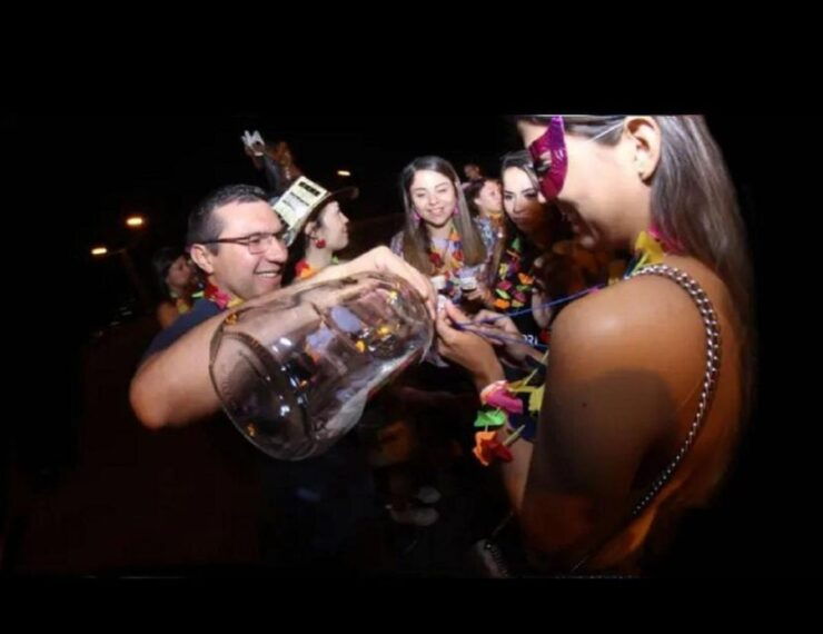 Cartagena: Mobile Disco, Liquor Included, Dancing and Tour - Good To Know