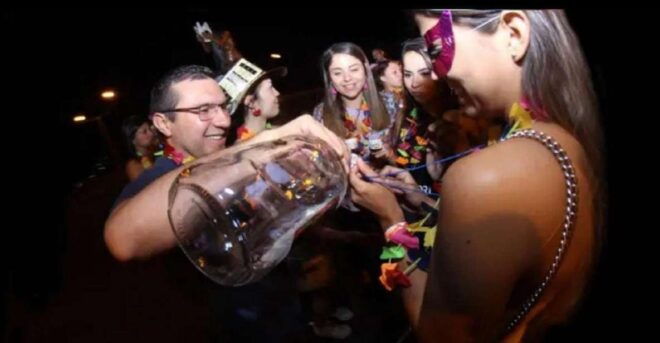 Cartagena: Mobile Disco, Liquor Included, Dancing and Tour - Inclusions: Liquor, Nightclub, and More