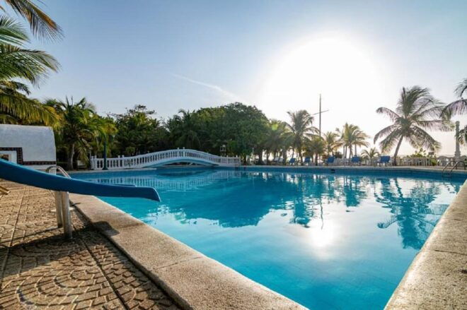 Cartagena: Private Island Tour of the Rosario Islands - Accessibility and Restrictions