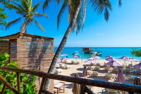 Cartagena: Rosario Island Beach Club Day Trip and OPEN BAR - Cartagena Cuisine