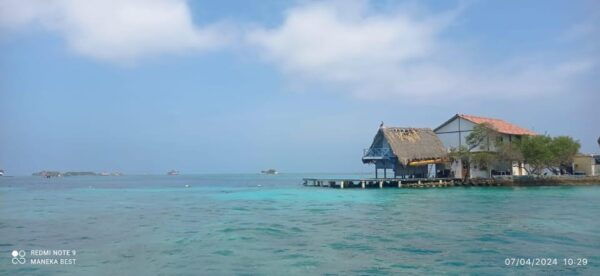 Cartagena: Round Trip Transportation to the Rosario Islands - Support and Assistance