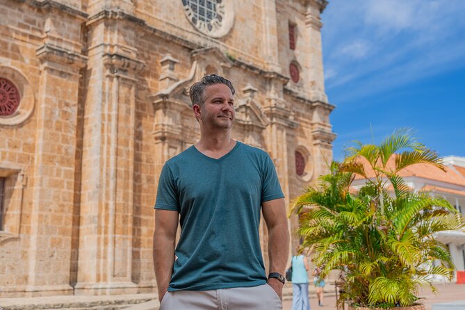 Cartagena Small-Group Walking Tour With Photographer Guide - Inclusions and Options
