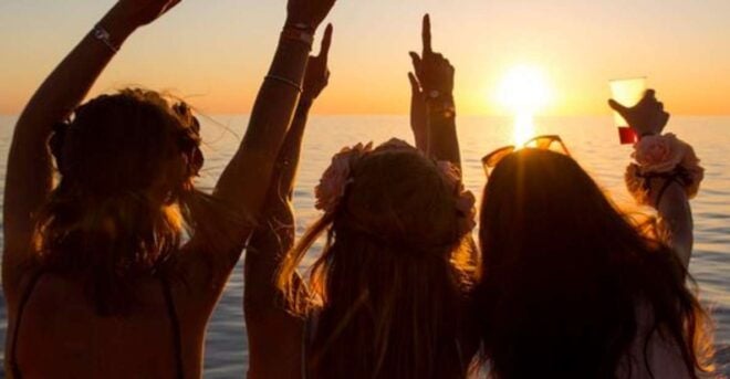 Cartagena: Speedboat Sunset Party With Open Bar & Club Entry - Additional Information