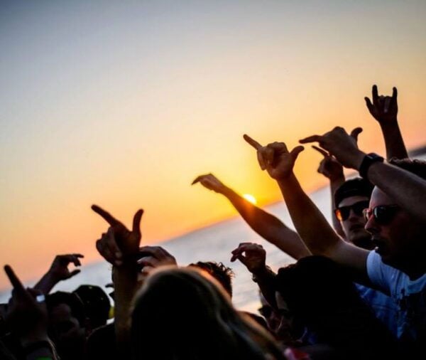 Cartagena: Speedboat Sunset Party With Open Bar & Club Entry - Meeting Point