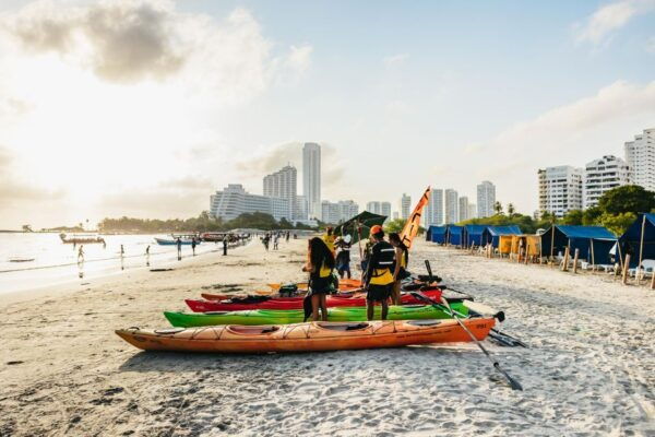 Cartagena: Sunset Sea Kayaking Tour - Sunset Views Over the Sea