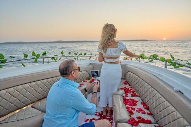 Cartagena: Sunset Tour La Romantica Up To 2 People - Pricing and ID