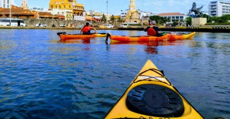 Cartagena: Walled City Kayak Tour - Tour Duration and Guide Expertise