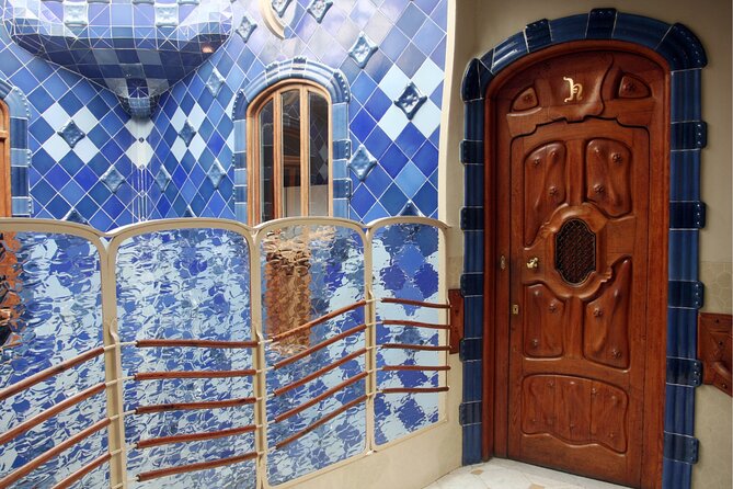 Casa Batllo Fast Track Premium Entrance Gold Ticket - The Cube: A Multi-Sensory Gaudi Experience