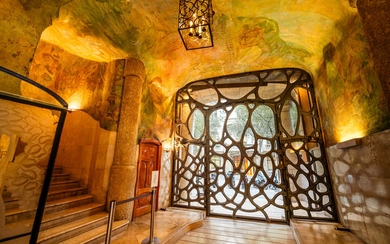 Casa Batllo + La Pedrera (Casa Mila) Entry Tickets with Audio Guide - La Pedrera’s stone waves and sculptural roof