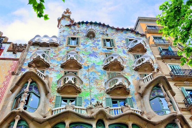 Casa Batllo, Mila, Sagrada Familia and Park Guell AutoGuided Tour - Meeting Point at Casa Batlló