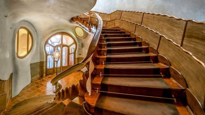 Casa Batllo Tour with Optional White Rabbit Museum Admission - White Rabbit: contemporary art, two minutes away