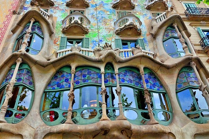 Casa BatlloSagrada FamiliaPark Guell Autoguided Tour - The Sum Up
