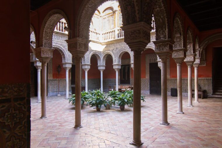 Casa De Salinas Entry Ticket With Audio Guide - Architectural Highlights of Casa De Salinas