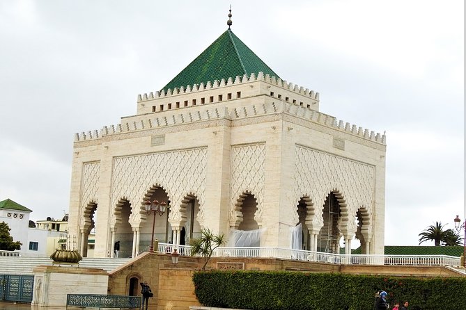 Casablanca and Rabat Day Trip Including Lunch in Typical Moroccan Restaurant. - Accessibility and Participation