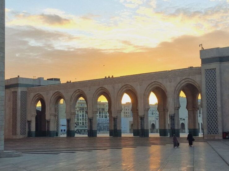 Casablanca: City Highlights Tour With Hotel Transfer - Tour Experience