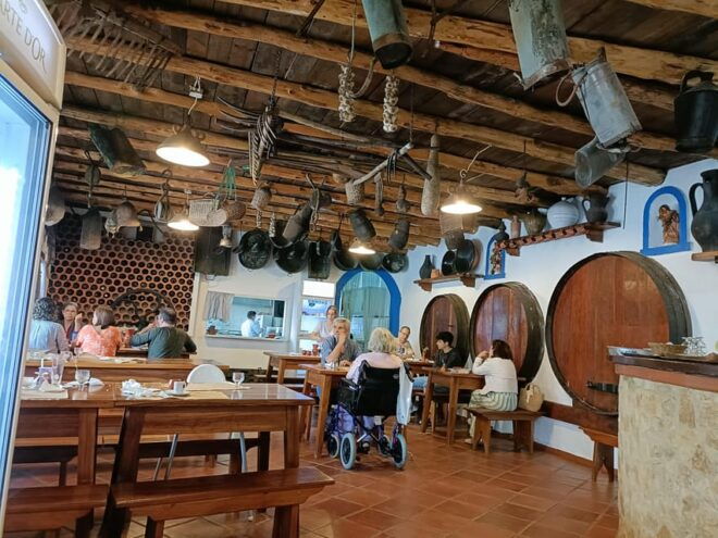 Cascais and Sintra Tour, Lunch in a Local Restaurant - Cascais Experience