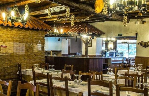 Cascais and Sintra Tour, Lunch in a Local Restaurant - Frequently Asked Questions
