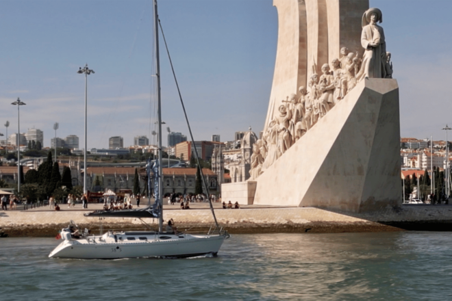 Cascais: Go With the Flow Private Sailing Tour - Onboard Experience