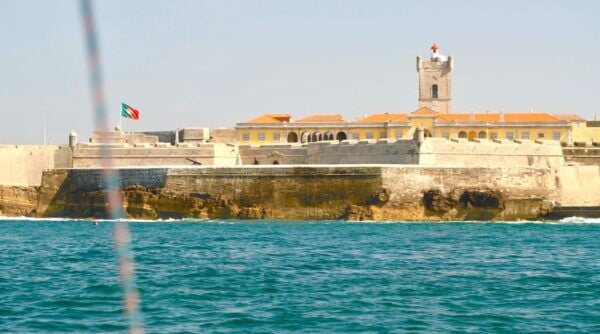 Cascais: Private Morning Sailing Cruise (3 Hrs) - Preparing for the Cruise