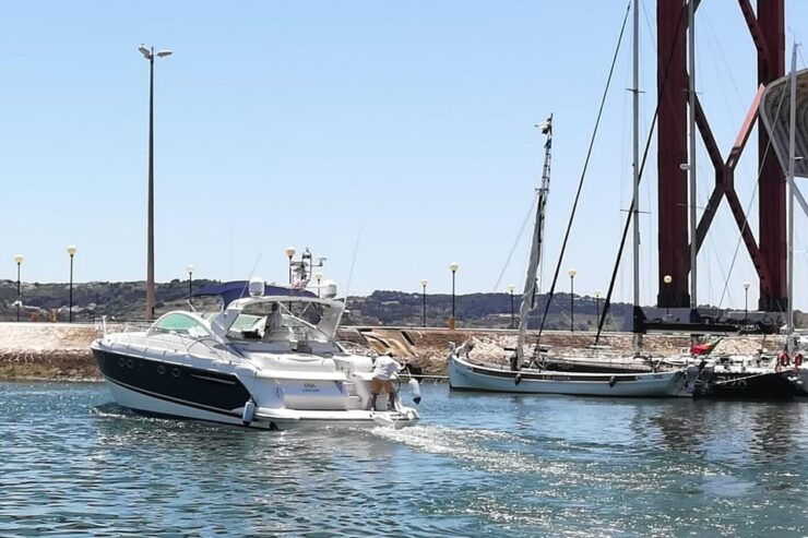 Cascais: Private Yacht Cruise in the Bay & Sightseeing - Good To Know