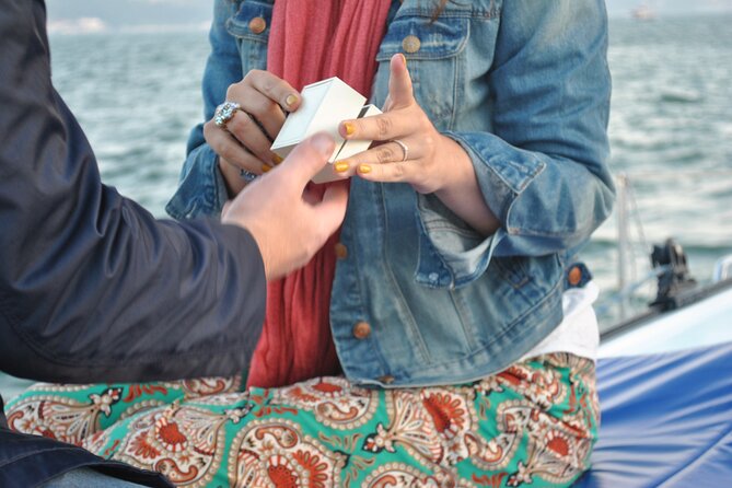 Cascais Romantic Private 2h Cruise With Sparkling Wine - Common Questions