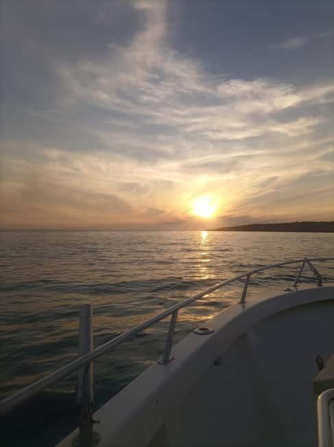 Cascais: Sunset Boat Trip with Welcome Drinks - Why This Tour Is Worth Considering