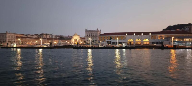 Cascais: Sunset Cruise to Lisbon with Open Bar - Practical Tips for Travelers