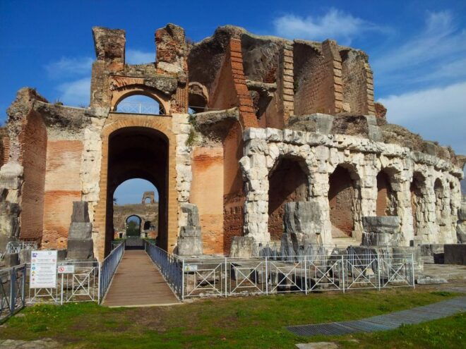 Caserta Royal Palace and Spartacus Amphitheater Tour - Tour Experience