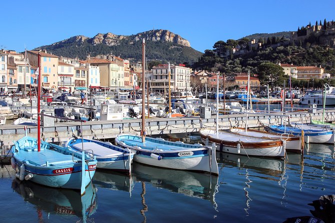 Cassis Ancient Fishing Port, Calanques & Spectacular Cap Canaille Private Tour - Tour Highlights